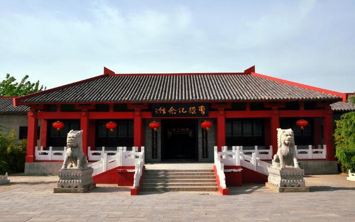 曹丕扣押汉献帝的皇后,皇后宁死不从,曹丕无奈放人