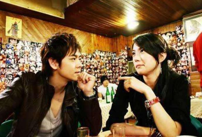 她因《放羊的星星》红遍中国，如今已为人母颜值下降