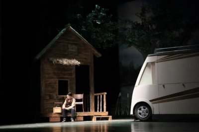 ​文艺轻喜剧《温暖明亮的地方》| 你相信“万有引力”吗？