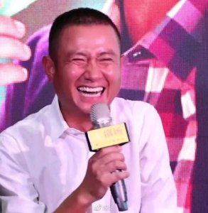 ​38岁文章近照曝光，变成油腻胖大叔，帅气模样不再