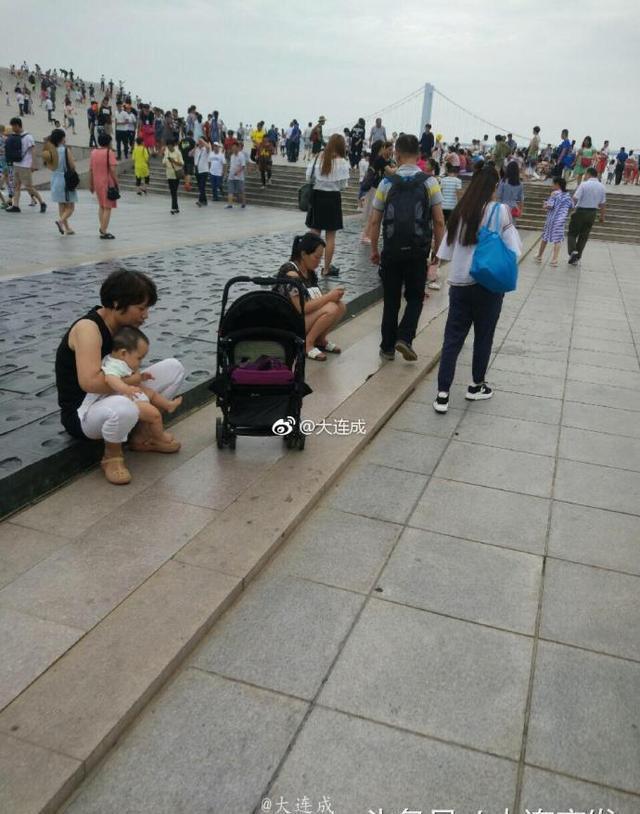 大连星海百年城雕屡遭践踏 官方：24小时巡视加强管理