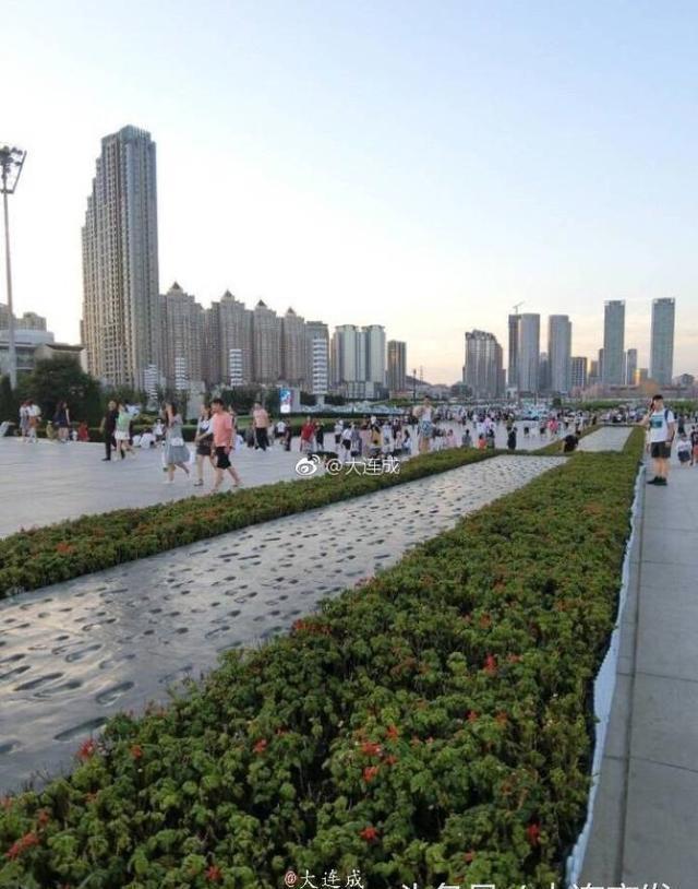 大连星海百年城雕屡遭践踏 官方：24小时巡视加强管理