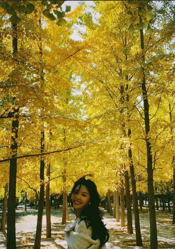 章若楠“无水印”ins壁纸，你的笑容，治好了我所有的不开心