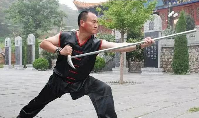 继张丹峰之后,释小龙父亲的武校出事,已寻求警方帮助