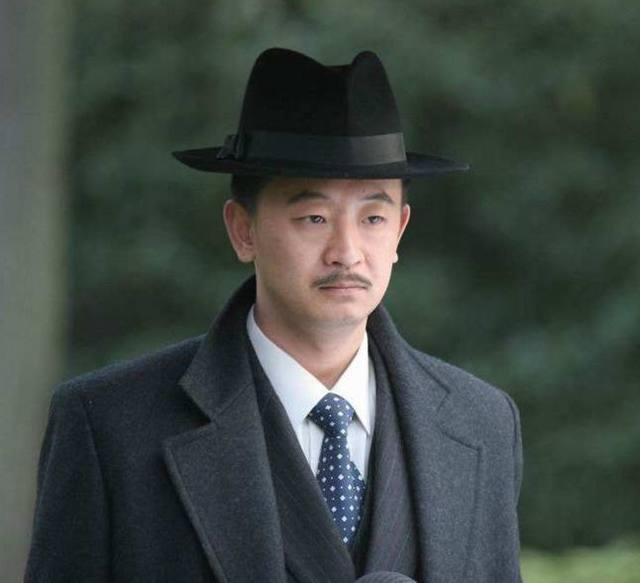 丁力四大扮演者, 一个让周星驰抢着找他拍戏, 一个已消失在荧幕上