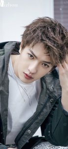 ​慈文传媒旗下95后签约艺人