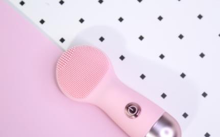 德尔玛洁面仪使用方法 德尔玛洁面仪怎么充电