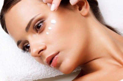 ​如何帮助皮肤锁住水分 帮助皮肤锁住水分的方法