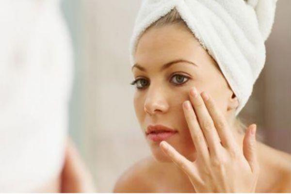 如何帮助皮肤锁住水分 帮助皮肤锁住水分的方法 如何帮助皮肤锁住水分 帮助皮肤锁住水分的方法