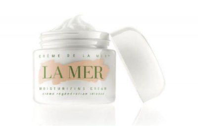 ​涂了面霜直接睡觉还是洗掉 面霜的正确使用方法