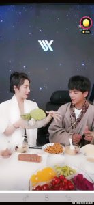 ​薇娅直播的一个特点，直播过程时刻保持和用户互动……