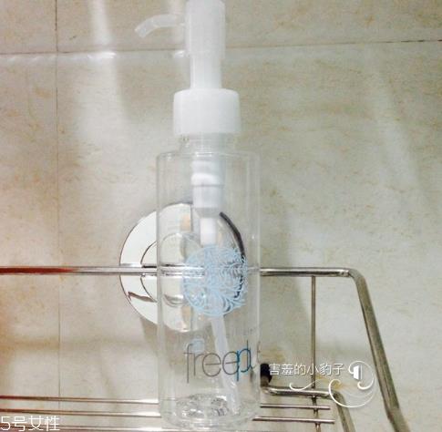 芙丽芳丝卸妆油好用吗 芙丽芳丝卸妆油闷闭口吗