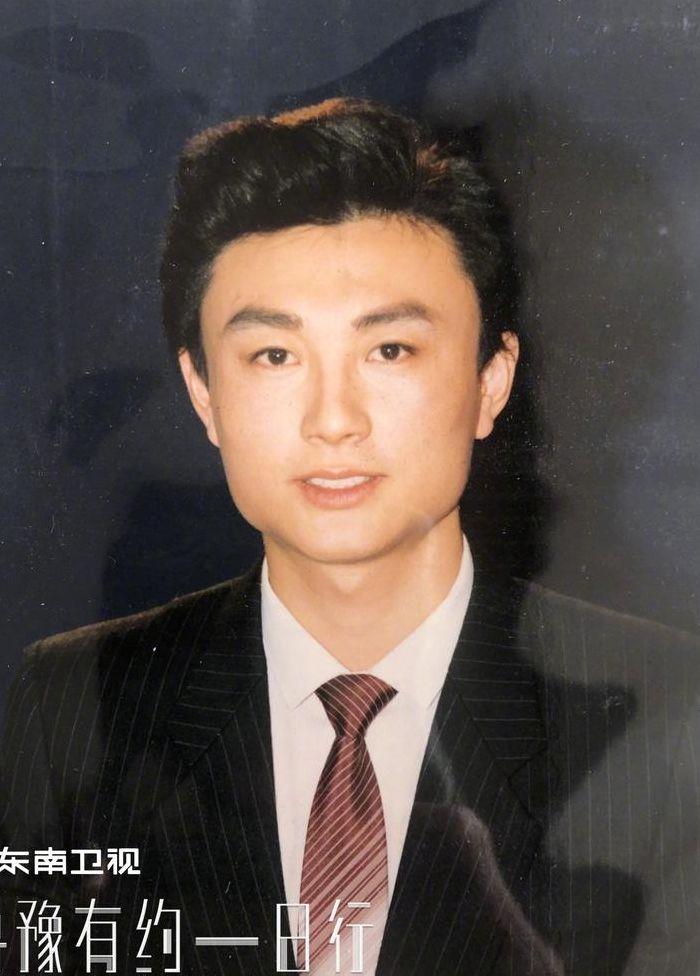 关于播音员王宁的信息