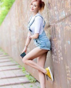 ​尹惠熙（尹惠熙赛车服图片）