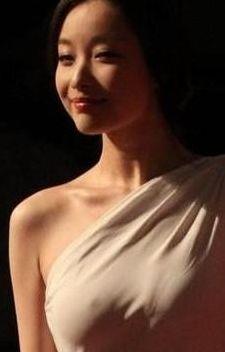 包含倪妮凸点真空照的词条