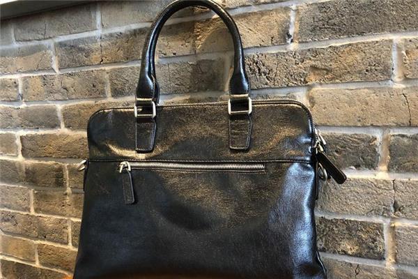 男士手提包怎么选 要注意这些因素