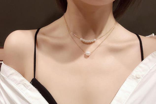什么样的锁骨链好看 让你的颈部不再留白 什么样的锁骨链好看 让你的颈部不再留白