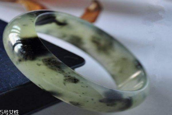 什么是蓝田玉呢 蓝田玉主要产自哪里呢 什么是蓝田玉呢 蓝田玉主要产自哪里呢