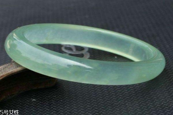 什么是蓝田玉呢 蓝田玉主要产自哪里呢 什么是蓝田玉呢 蓝田玉主要产自哪里呢