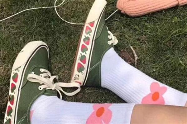 vans小草莓在哪买 vans草莓鞋哪里有卖 vans小草莓在哪买 vans草莓鞋哪里有卖