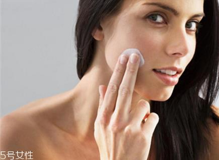 脸上有红血丝能去角质吗 脸上有红血丝去角质的危害