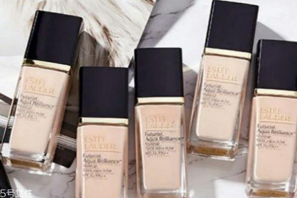 雅诗兰黛沁水适合混油吗 混油适合什么粉底液 雅诗兰黛沁水适合混油吗 混油适合什么粉底液