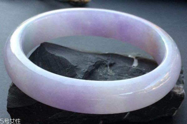紫罗兰翡翠手镯真假 鉴别方法很简单