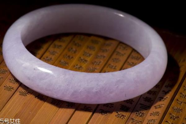 紫罗兰翡翠手镯真假 鉴别方法很简单