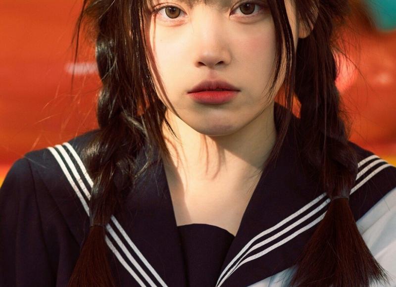 一边用手揉她的下面流了好多水 女人私处水多好吗