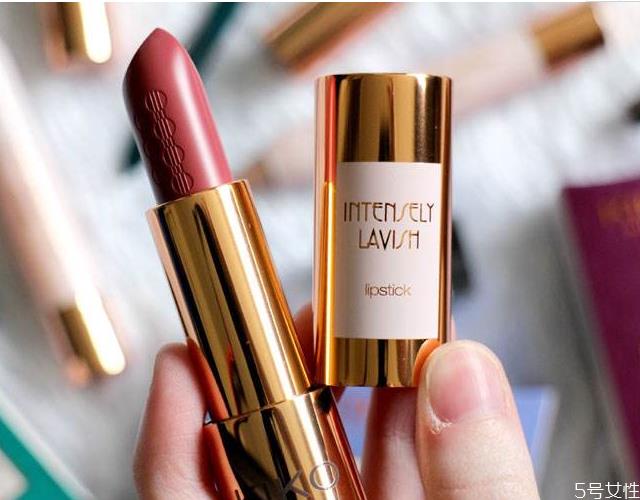 男生送女生口红合适吗 没确定关系能送口红吗 男生送女生口红合适吗 没确定关系能送口红吗