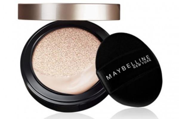 美宝莲超然无瑕轻垫霜有几个色号 美宝莲超然无瑕轻垫霜好用吗 美宝莲超然无瑕轻垫霜有几个色号 美宝莲超然无瑕轻垫霜好用吗