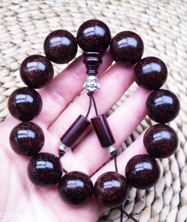 小叶紫檀手串可以沾水吗 会影响光泽 小叶紫檀手串可以沾水吗 会影响光泽