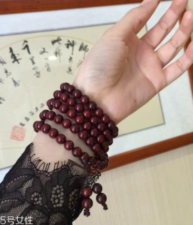 小叶紫檀手串可以沾水吗 会影响光泽 小叶紫檀手串可以沾水吗 会影响光泽