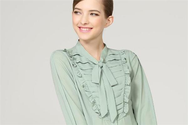 雪纺衫可以用洗衣机甩干吗 会出现褶皱 雪纺衫可以用洗衣机甩干吗 会出现褶皱