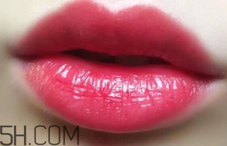 mac ladybug和ruby woo哪个好看_试色对比