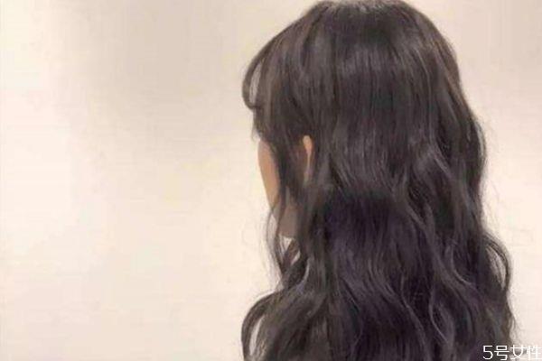 染发后一周可以烫发吗 烫染头发的注意事项