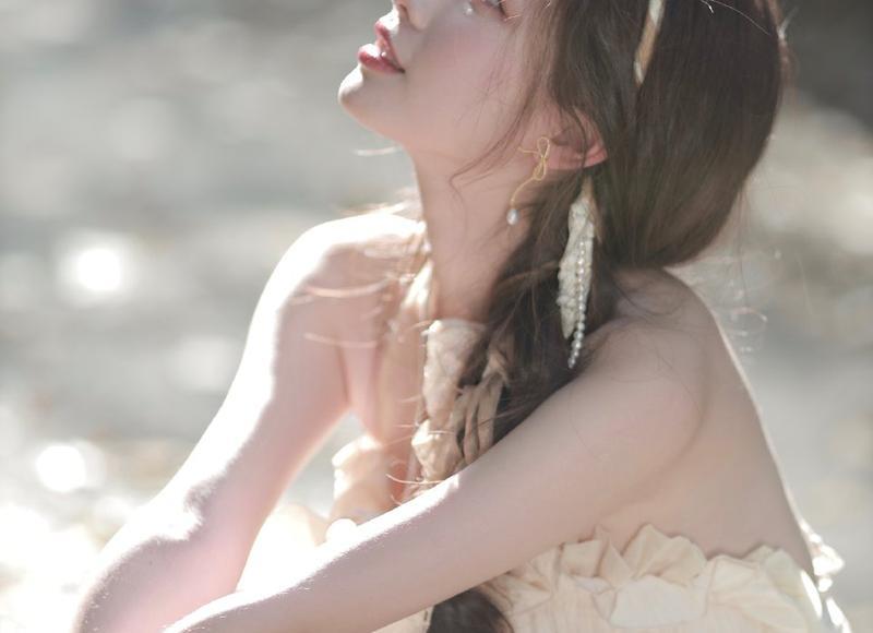 吸引她的注意 加完微信怎么搭讪女生