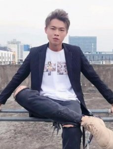 ​许华升被蹭热度？疑似其“前女友”曝光为其生下一儿一女依旧被甩