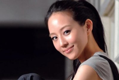 ​37岁张钧甯微博晒拳击照，大秀马甲线！粉丝：别理邱泽，答应我