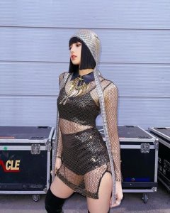 ​BLACKPINK成员LISA社交网站发照秀完美身材