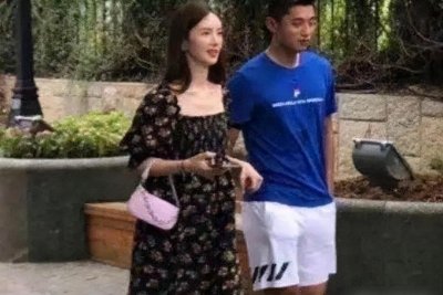 ​张继科删掉与金晨互动被骂直男，网友：他也许还喜欢着刘诗雯