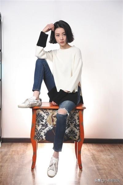 李溪芮的腿真的是又细又长，真不愧是超级腿精