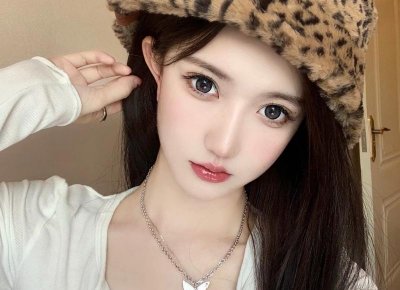 ​和一个男同事表白了，他对我有感觉吗