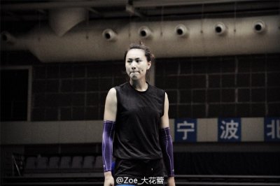 ​曾春蕾原来这么美，笑靥如花一身正气，还深得郎平的喜爱