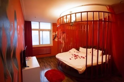 ​情侣酒店的“圆床”悄然兴起，深受年轻人欢迎，背后玄机被揭开！