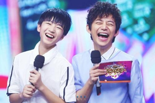 何炅:我在这节目的时候你还没生出呢!王俊凯一句话惹笑观众!