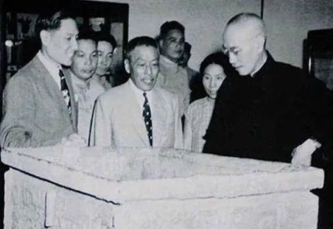 司母戊鼎的简介(司母戊鼎背后的历史故事)