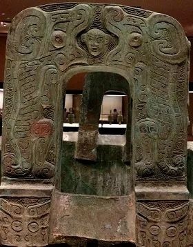 司母戊鼎的简介(司母戊鼎背后的历史故事)