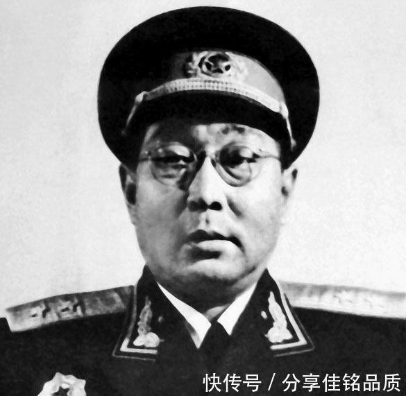 李晨和他的父亲（传闻李晨的爷爷是这位开国中将）(1)