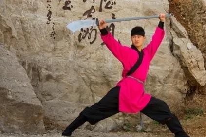 李逵为什么这么残暴 一戒武夫一对板斧使得风生水起而己